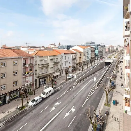 Avenida Da Liberdade Flat Near Praca Republica Safaris Center * Braga