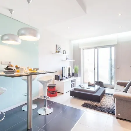 Avenida Da Liberdade Flat Near Praca Republica Safaris Center