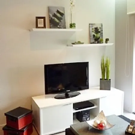 Avenida Da Liberdade Flat Near Praca Republica Safaris Center *