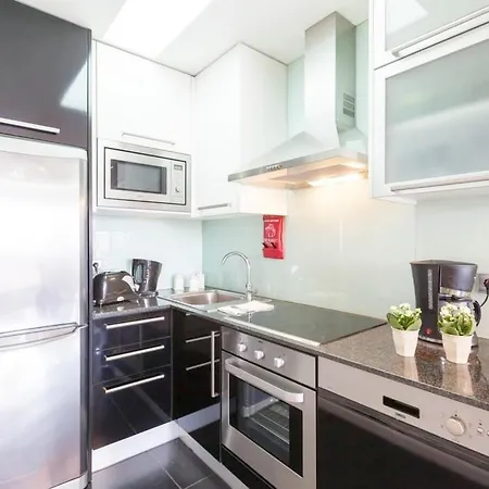 Apartamento Avenida Da Liberdade Flat Near Praca Republica Safaris Center Braga